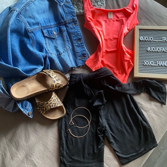 Happy Short Short - Picture 2 of 4